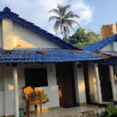 R K Beach Cottage Gokarna  Buitenkant foto