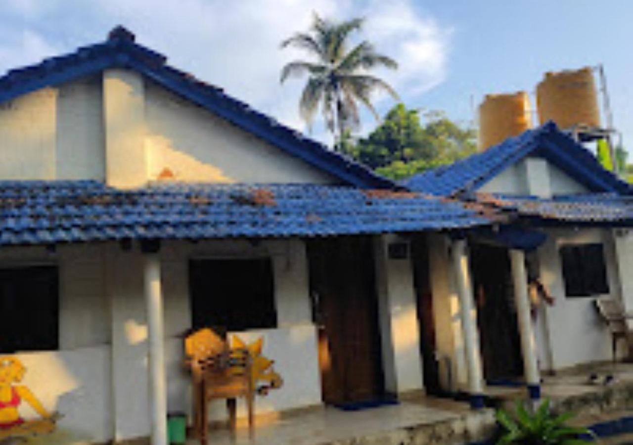 R K Beach Cottage Gokarna  Buitenkant foto